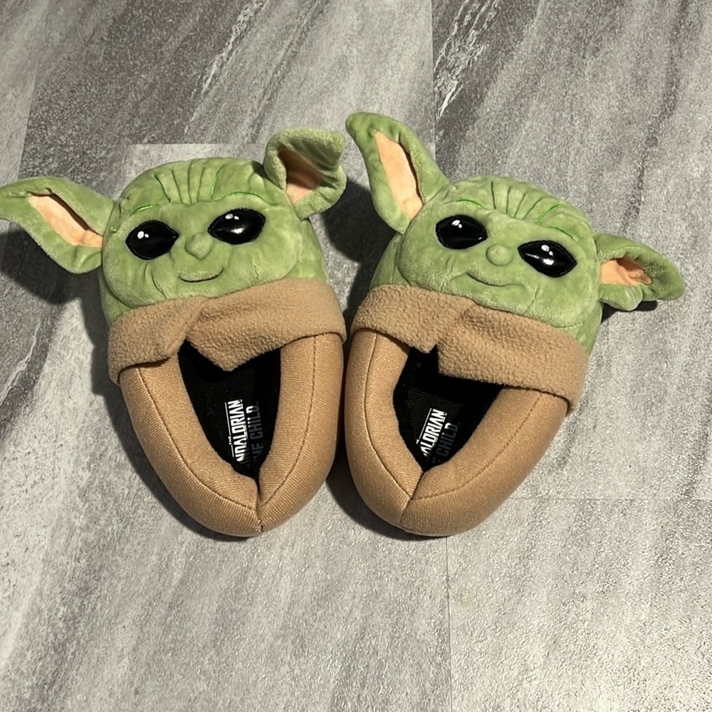 Kids Unisex Baby Yoda The Child Slippers size 13-1 tan & green pajamas star wars